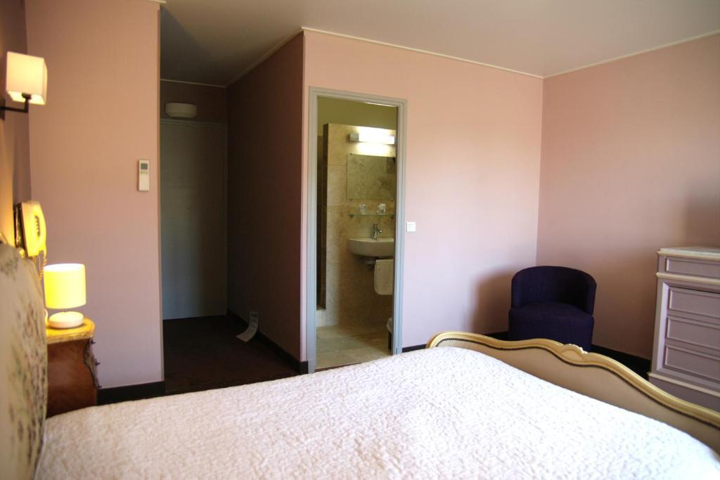 Hotel Du Cheval Blanc Saint-Rémy-de-Provence Oda fotoğraf